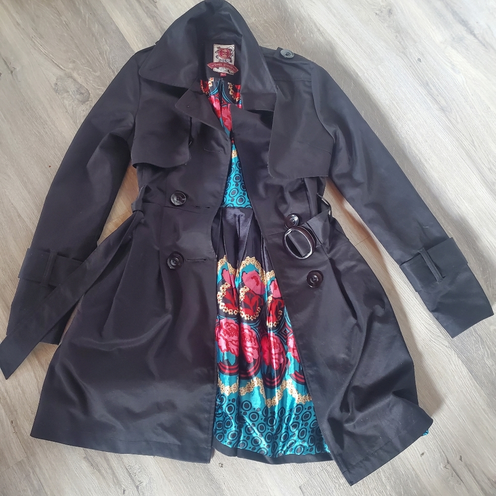 Three stones Trench coat